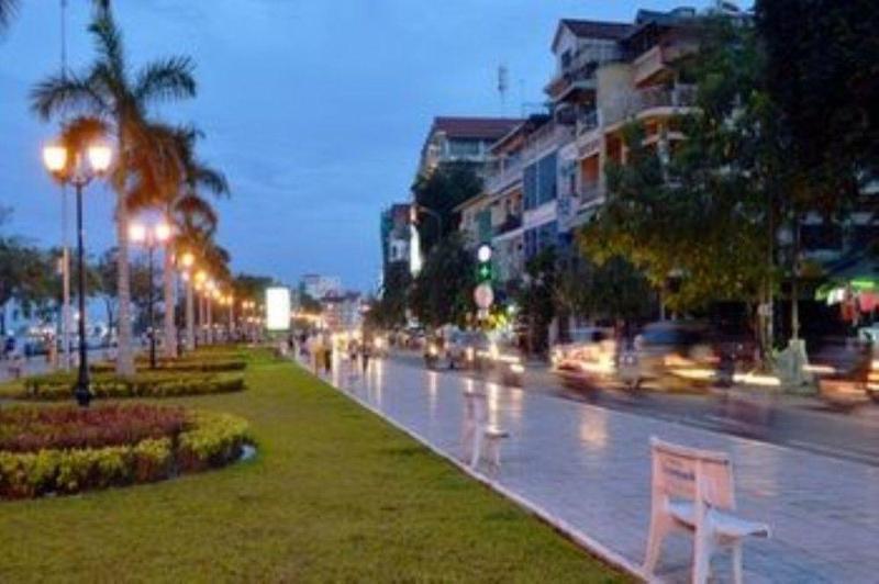 Monsoon Riverside Hotel Phnom Penh Eksteriør bilde